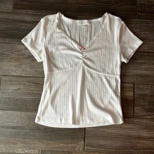 Wild Skye White Ribbed V-Neck Ruched Top with Pink Button Romantic Feminine  L